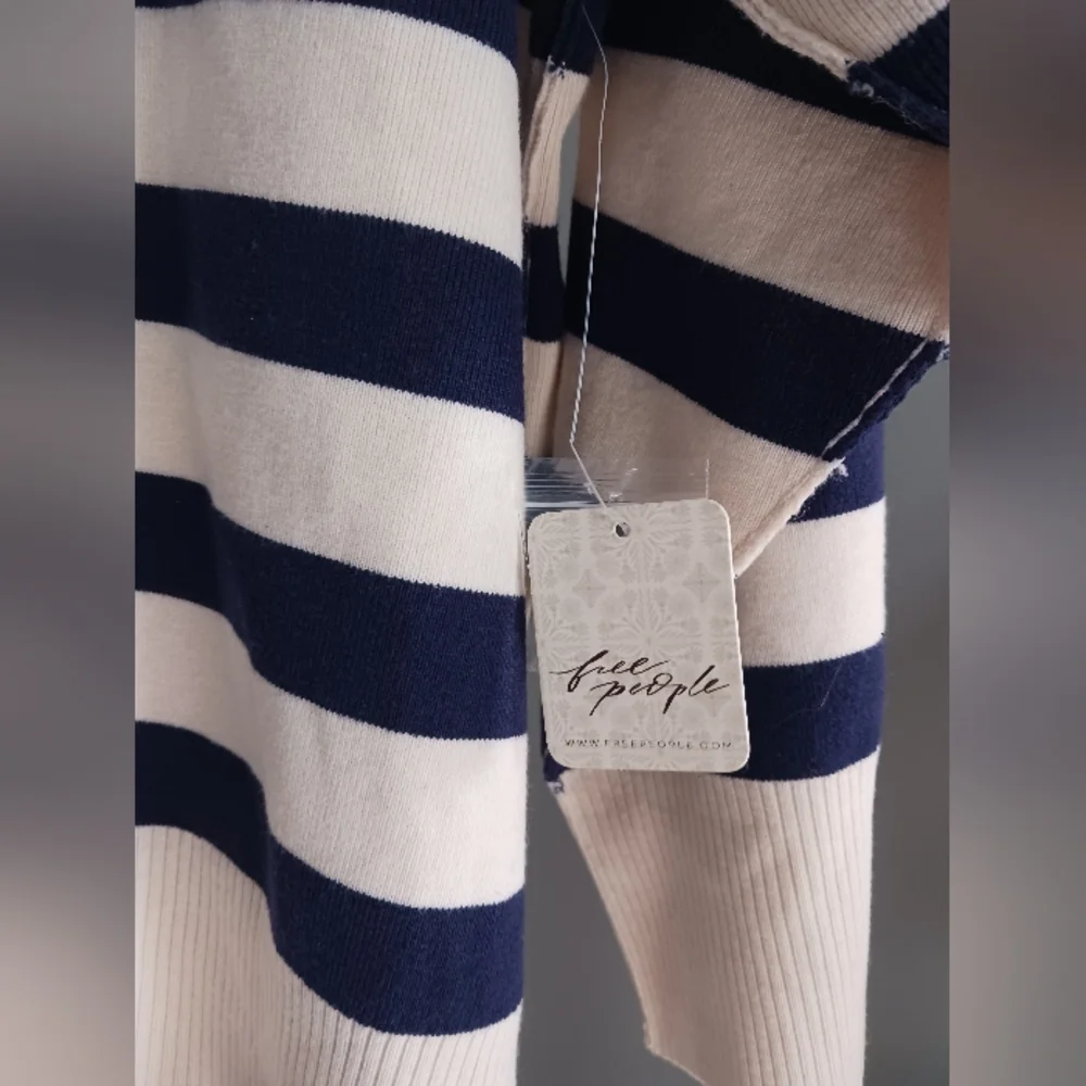 NWT Free People Castal Stripe Pullover In Carbon Champagne Cream Sweater Size M - Picture 6 of 10